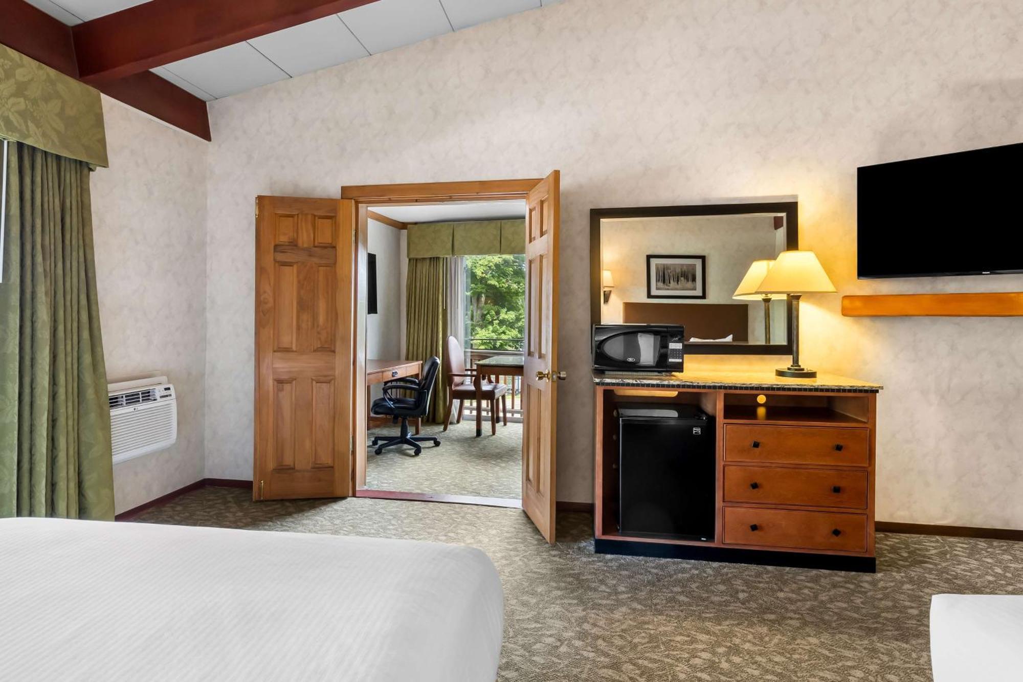 Best Western Adirondack Inn Lake Placid Bagian luar foto